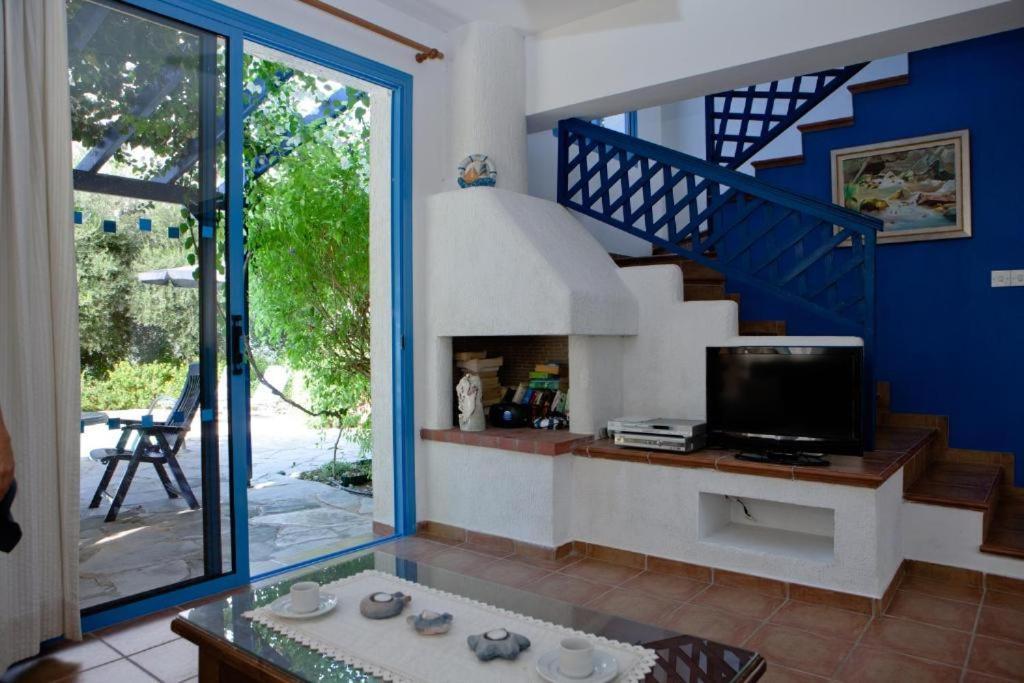 Banana Sunset Villas Paphos Exterior photo