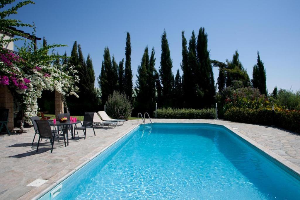 Banana Sunset Villas Paphos Exterior photo